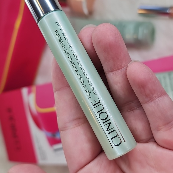 BNEW CLINIQUE VACATION GLOW ESSENTIALS MOISTURE SURGE WATERPROOF MASCARA CHEEK - Picture 10 of 12